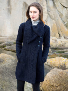 manteau bleu marine, torsades irlandaises, pure laine